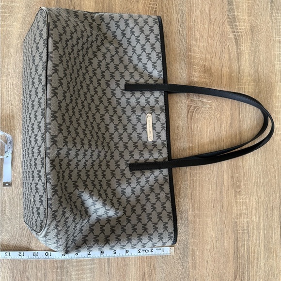 Michael Kors Black and Gray Signature Emry Tote - Picture 13 of 13